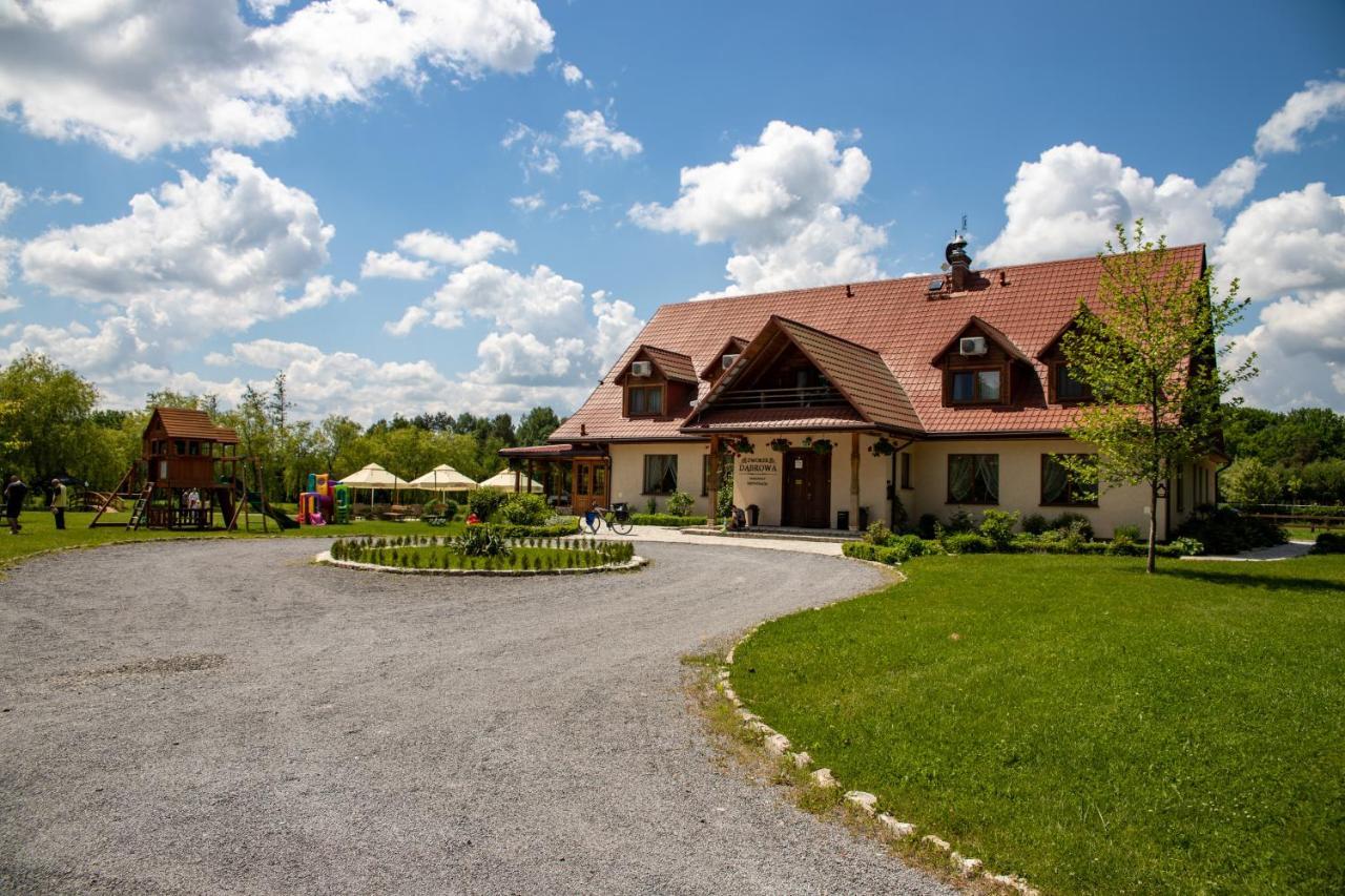 Dworek Dabrowa Hotel Tomaszow Lubelski Exterior photo